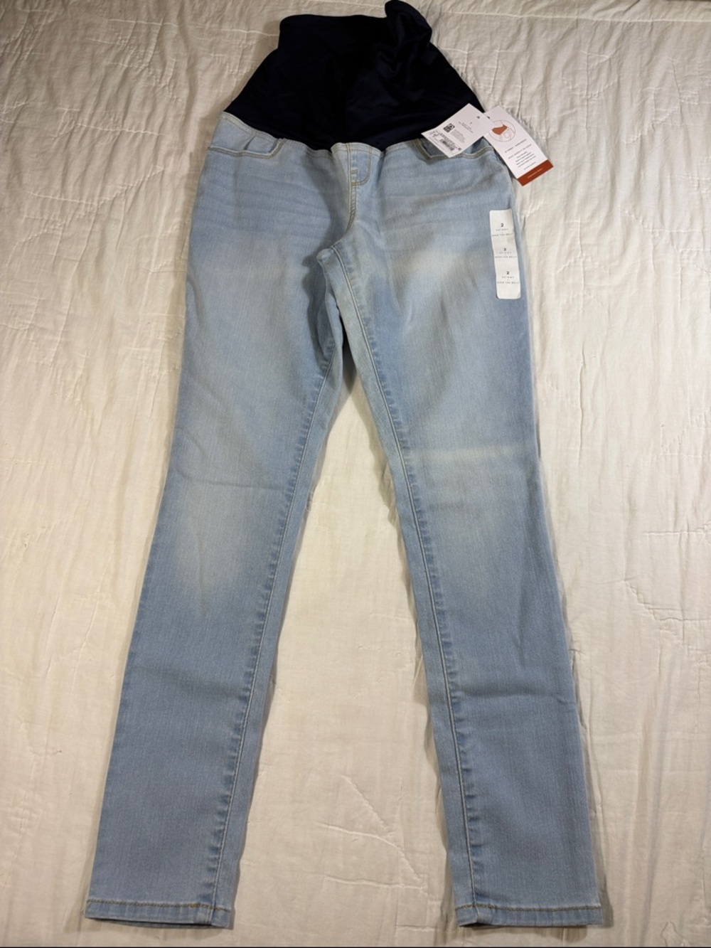 Isabel Maternity by Ingrid & Isabel Size 2 Light Wash Skinny Maternity Jeans NWT